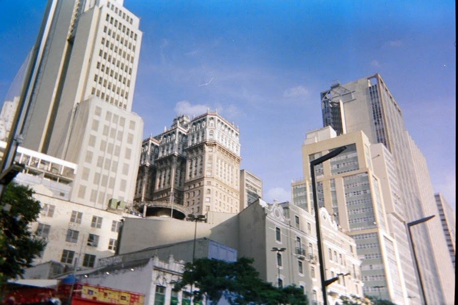 Foto original de prédios no centro de São Paulo, sem filtro